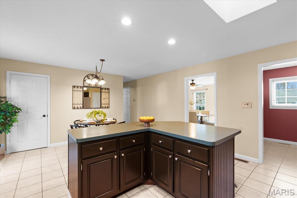 1033 Woods Way O'Fallon, IL 62269 - Photo 14 of 39