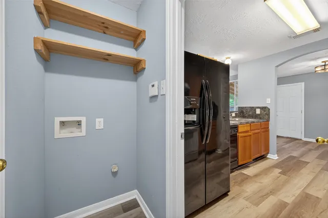 a view of walk in closet