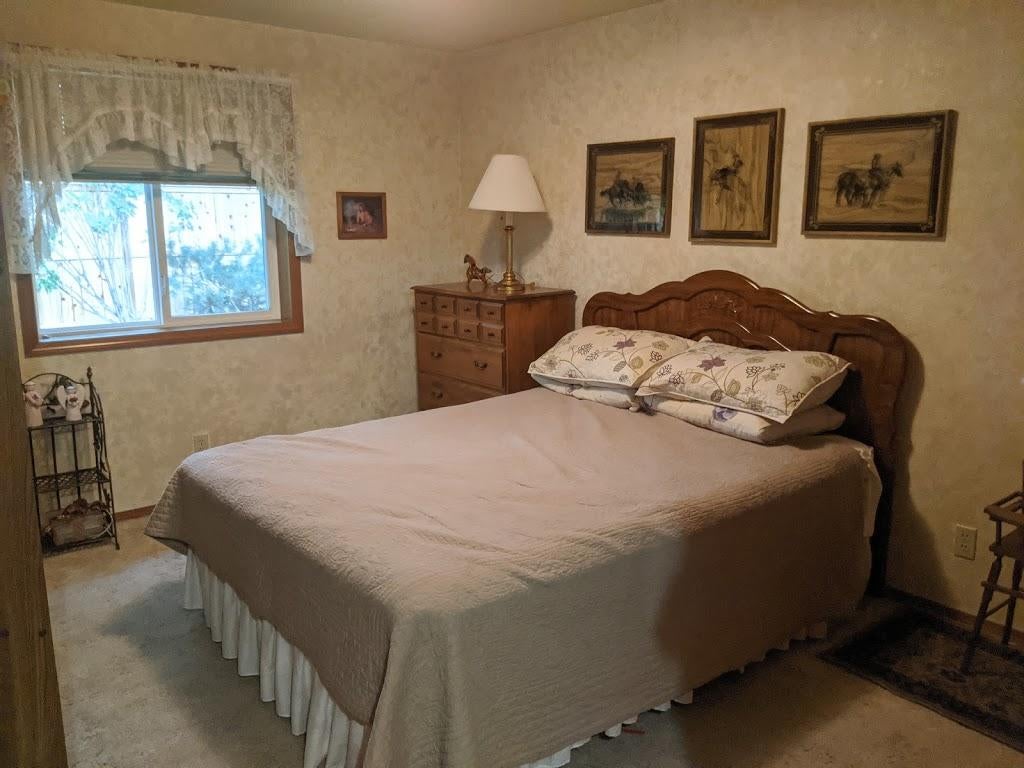 451 Brandon Street Central Point, OR 97502 - Photo 11 of 18 IMG_20200924_085744