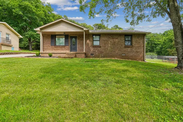 $312,900 | 927 Oak Vale Drive, Hermitage, TN 37076