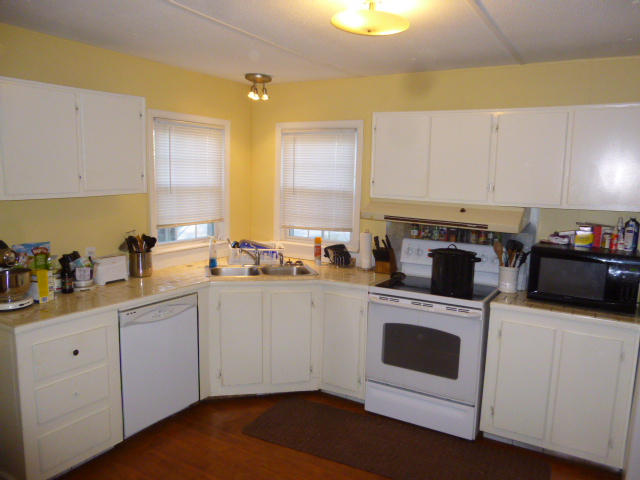 300 Grapevine Road Summerville, SC 29483 - Photo 6 of 13 300 Grapevine Rd (9)