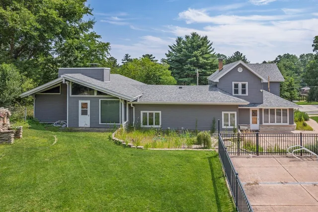 $1,890,000 | 227 Sarrington Road, Wisconsin Dells, WI 53965