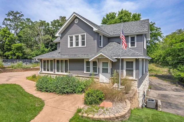 $1,890,000 | 227 Sarrington Road, Wisconsin Dells, WI 53965
