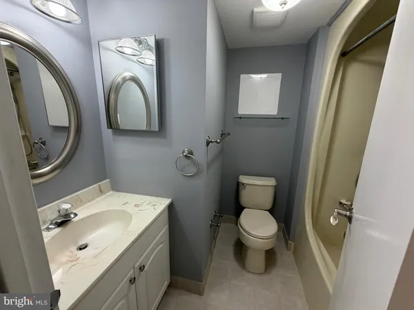 $2,400 | 132 Leedom Way, Newtown, PA 18940