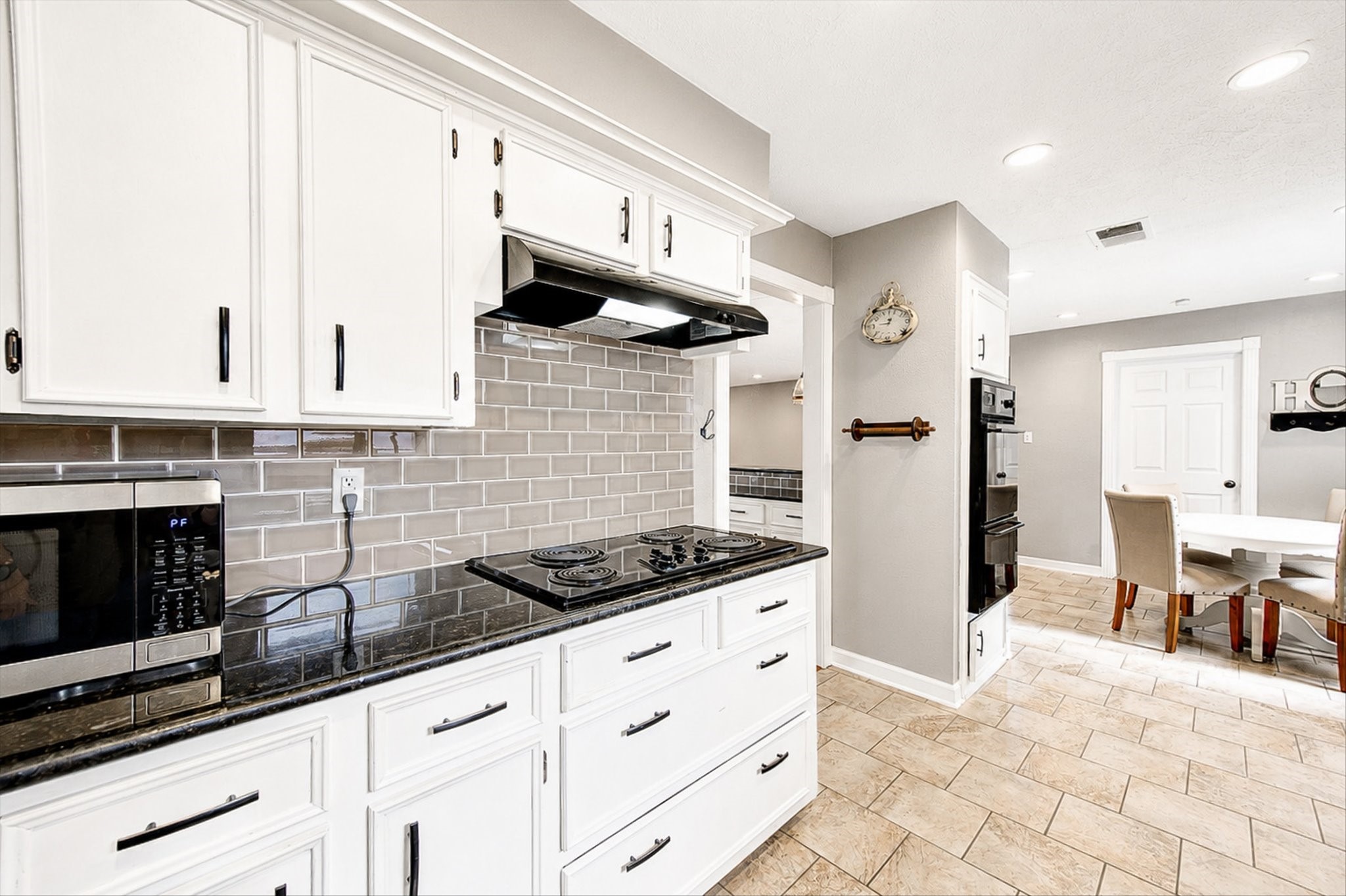 1907 Round Spring Drive Houston, TX 77339 - Photo 18 of 39
