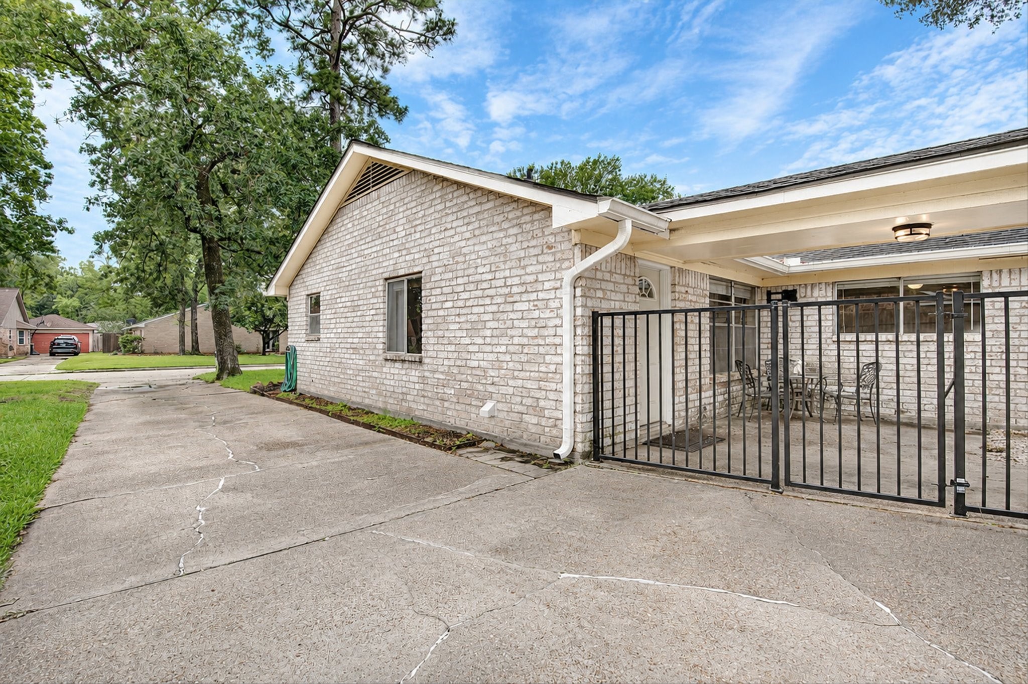 1907 Round Spring Drive Houston, TX 77339 - Photo 34 of 39