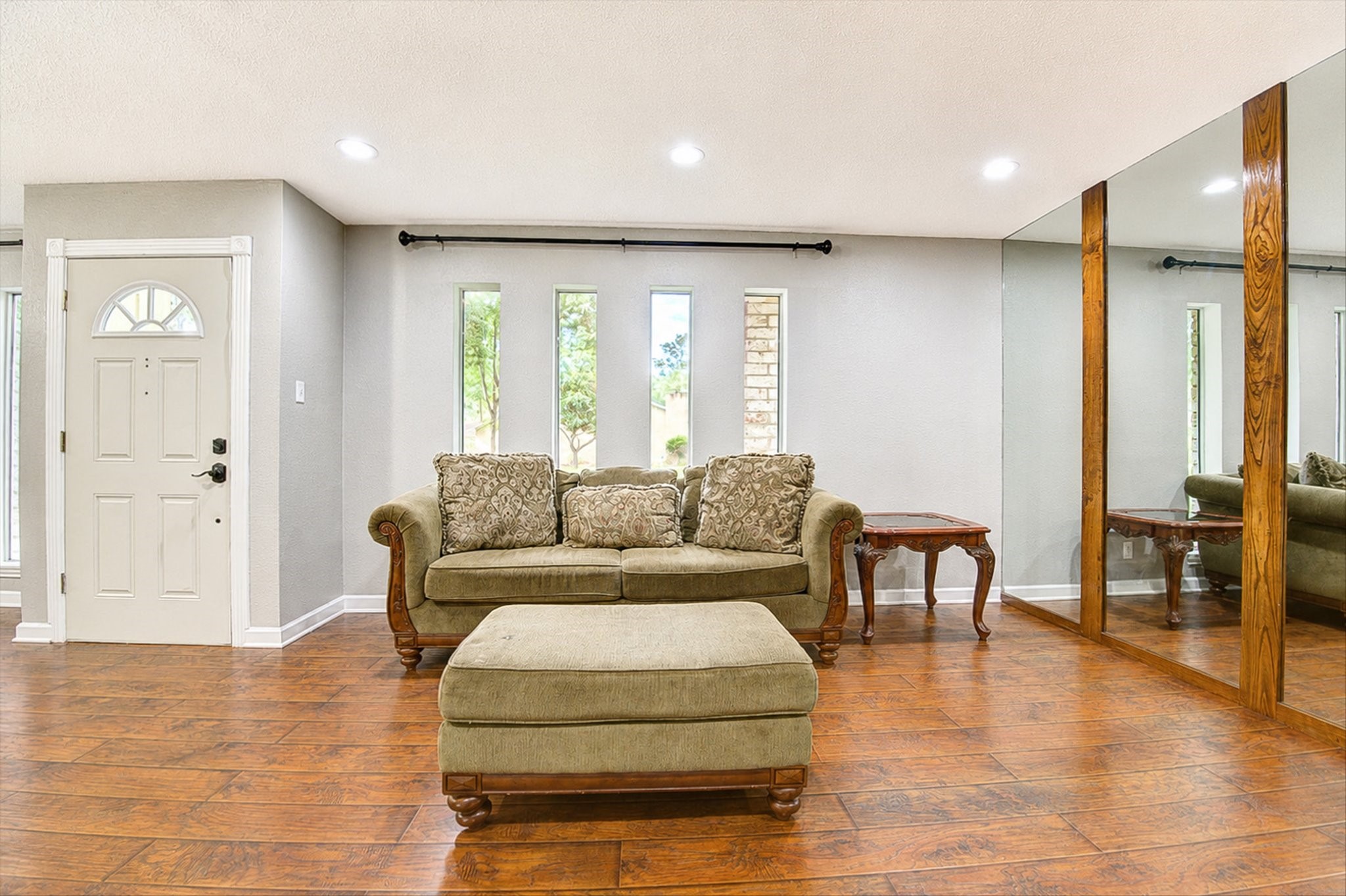 1907 Round Spring Drive Houston, TX 77339 - Photo 7 of 39