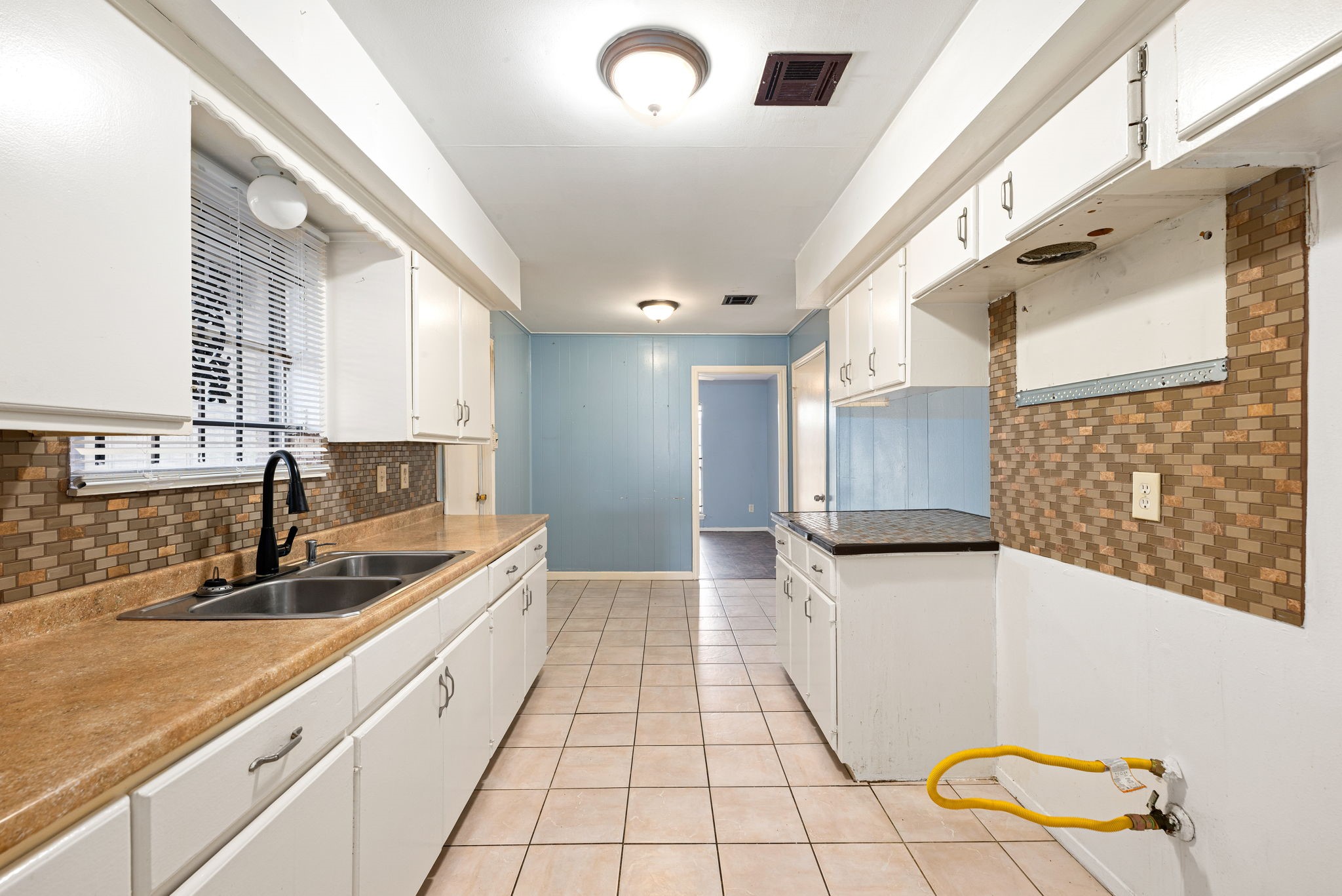 6515 Ashton Street Houston, TX 77091 - Photo 3 of 31
