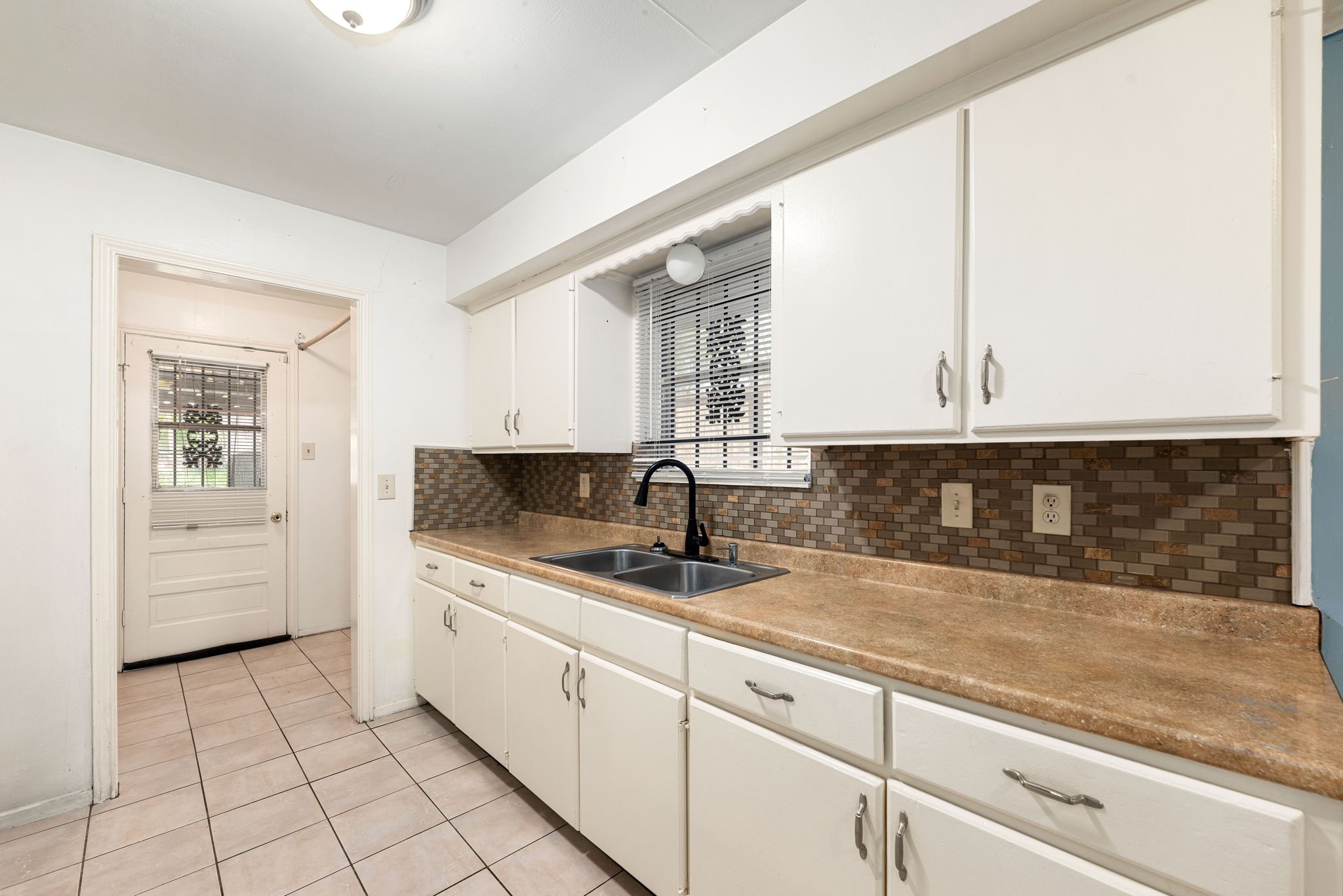 6515 Ashton Street Houston, TX 77091 - Photo 4 of 31