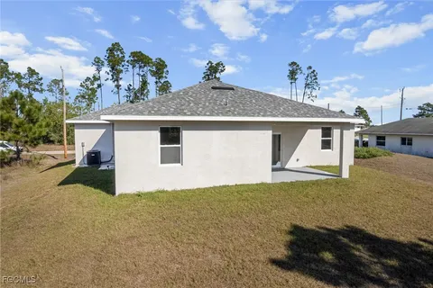 $299,999 | 1252 Edna Street East, Lehigh Acres, FL 33974