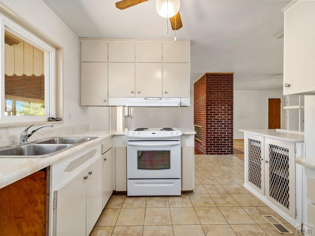 37 Scotland Road Pueblo, CO 81001 - Photo 12 of 26 Gallery Image 12