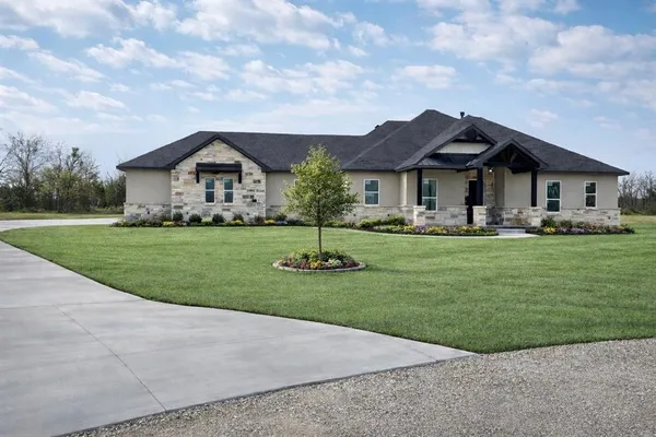 $659,900 | 8401 Stallion Drive, Godley, TX 76044