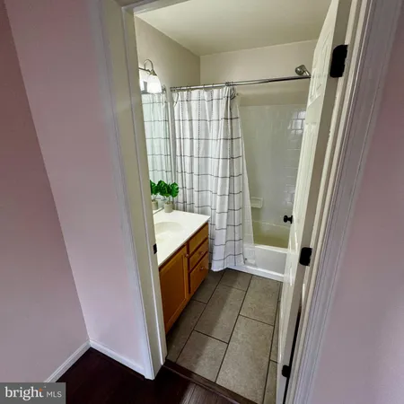$2,550 | 21874 Railway Terrace, Unit 112, Sterling, VA 20166