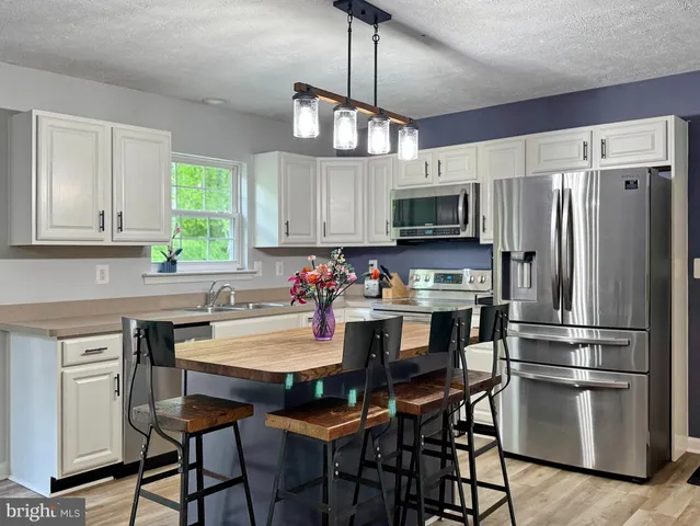 $575,000 | 7124 Juliette Low Lane, Hughesville, MD 20637