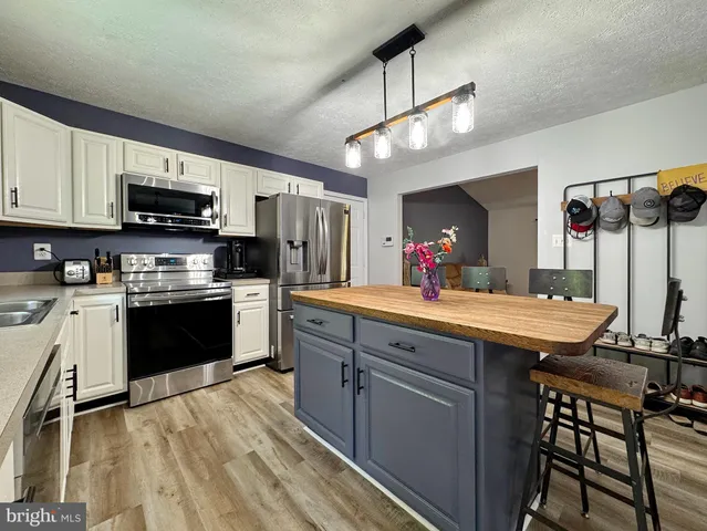 $575,000 | 7124 Juliette Low Lane, Hughesville, MD 20637