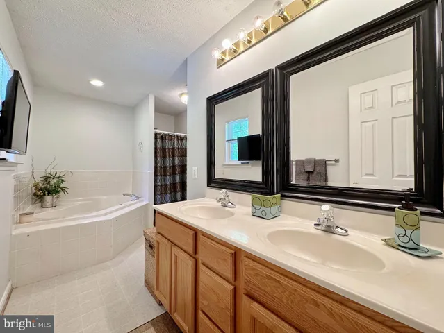 $575,000 | 7124 Juliette Low Lane, Hughesville, MD 20637