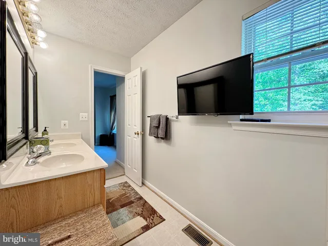 $575,000 | 7124 Juliette Low Lane, Hughesville, MD 20637