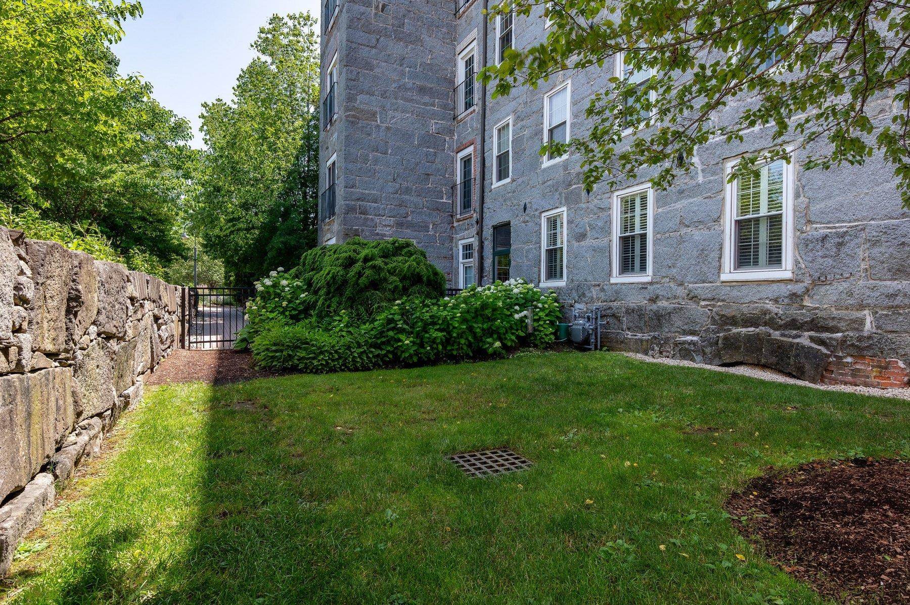 6 Bay Road, Unit 4 Newmarket, NH 03857 - Photo 38 of 60