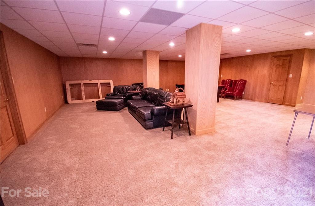 127 Alan Drive Boone, NC 28607 - Photo 35 of 37 a living room with furniture