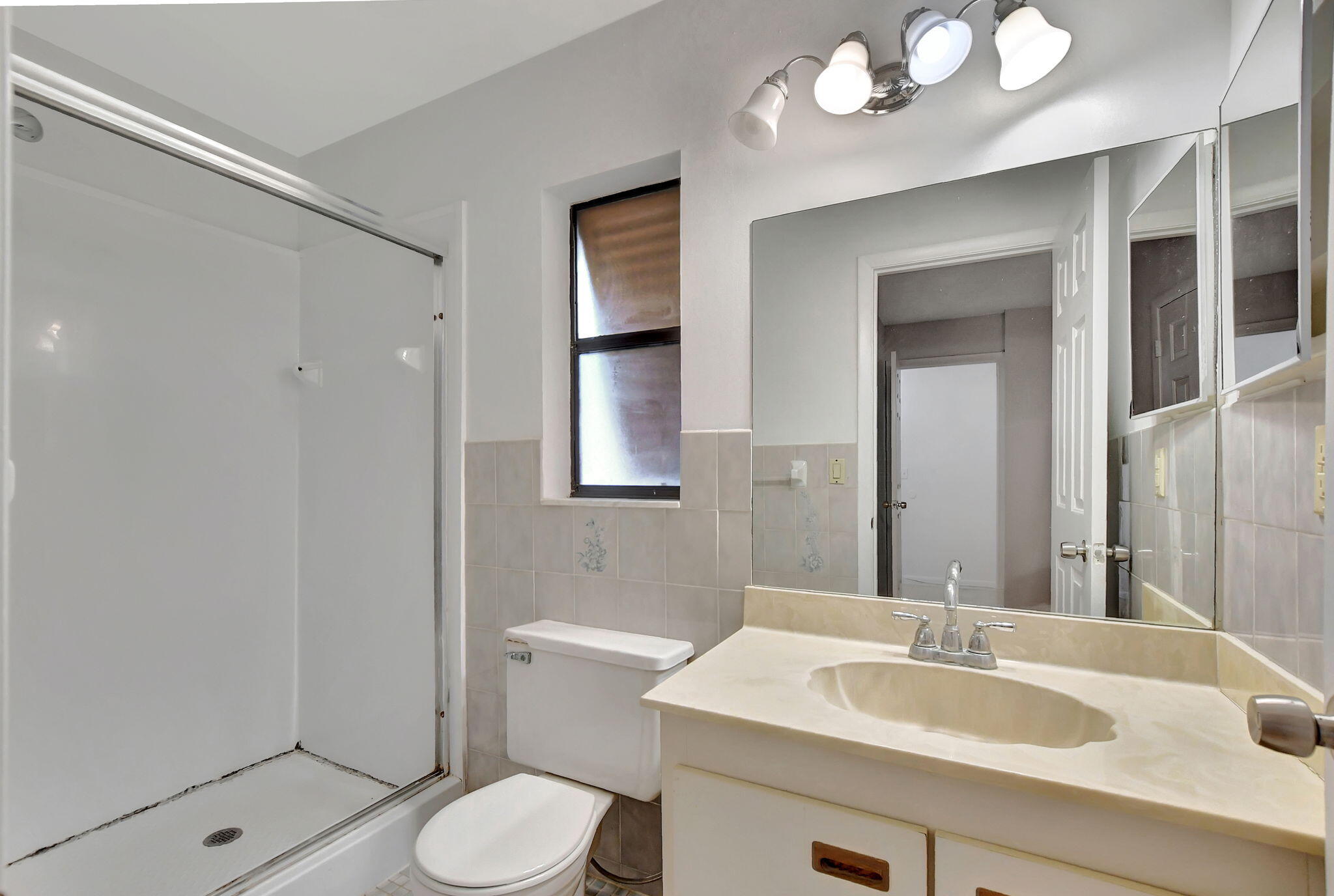 3939 Northeast 5th Avenue, Unit D201 Boca Raton, FL 33431 - Photo 24 of 33 bathroom 1
