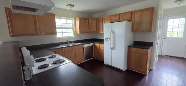 $1,500 | 725 East Columbus Drive, Wharton, TX 77488