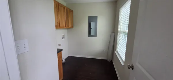 $1,500 | 725 East Columbus Drive, Wharton, TX 77488
