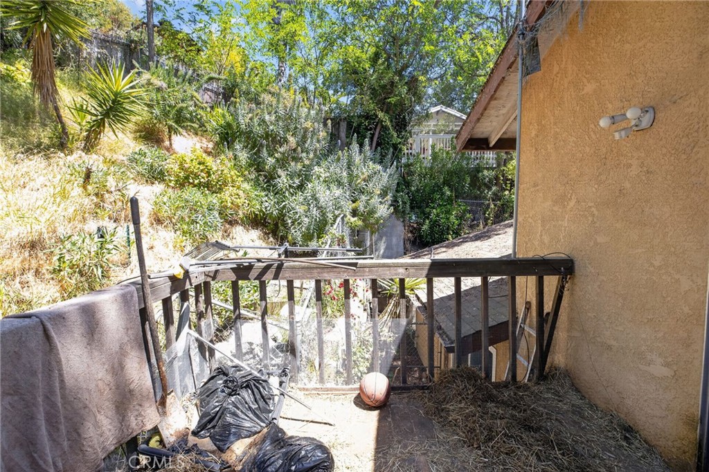 6561 Tokay Road Tujunga, CA 91042 - Photo 5 of 30