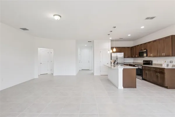$2,200 | 3772 Watercliff Circle, Grand Island, FL 32735