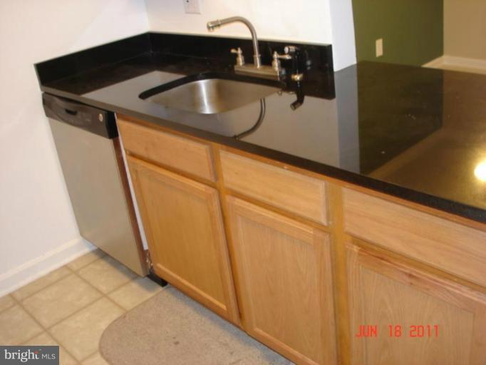 14802 Rydell Road, Unit 101 Centreville, VA 20121 - Photo 4 of 11 Kitchen #2