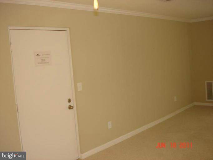 14802 Rydell Road, Unit 101 Centreville, VA 20121 - Photo 8 of 11 Living Room #2