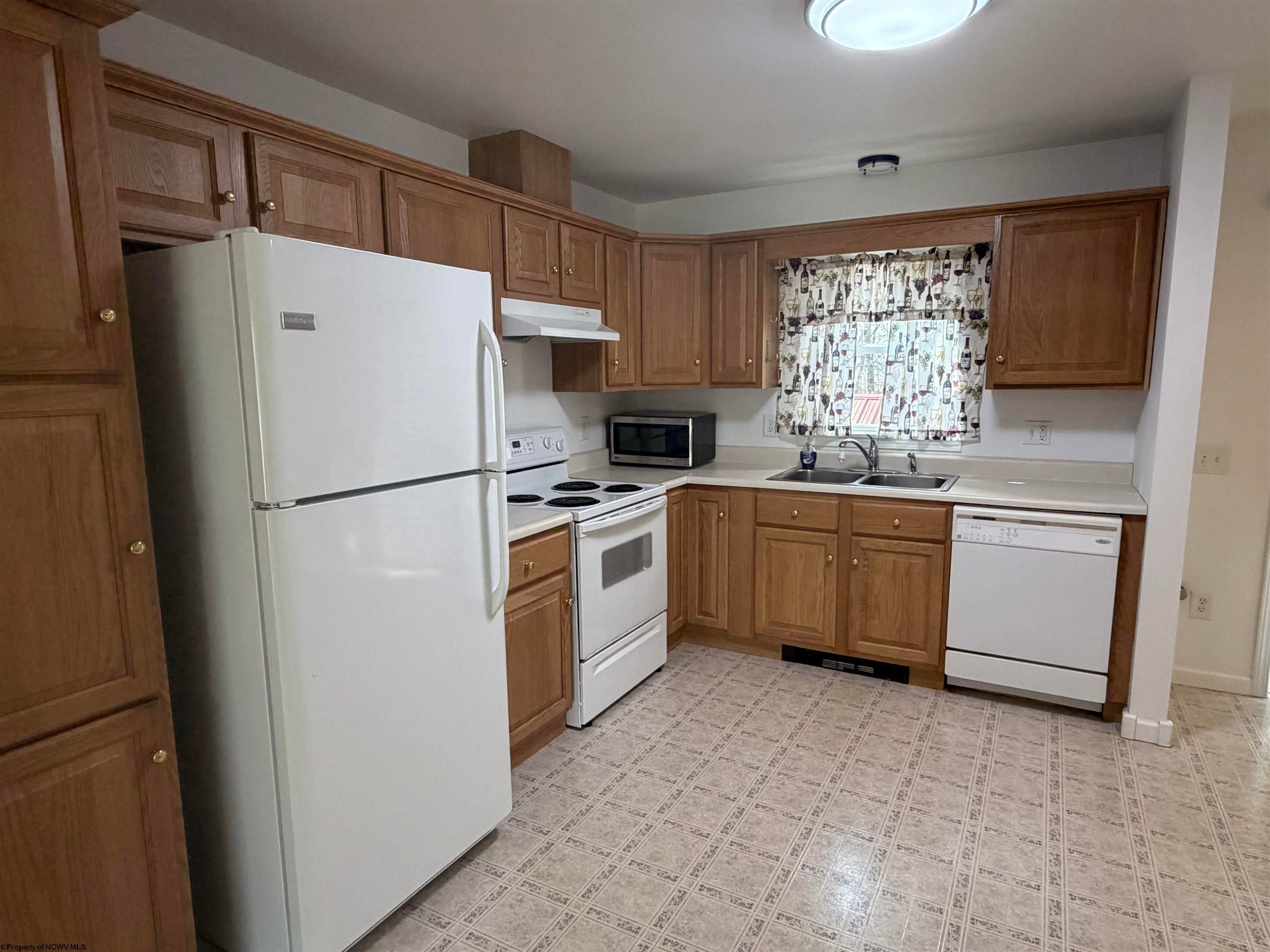 3151 Dogtown Road Reedsville, WV 26547 - Photo 11 of 28 Gallery Image 11