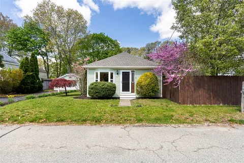 $399,000 | 109 Pinegrove Avenue, Warwick, RI 02889