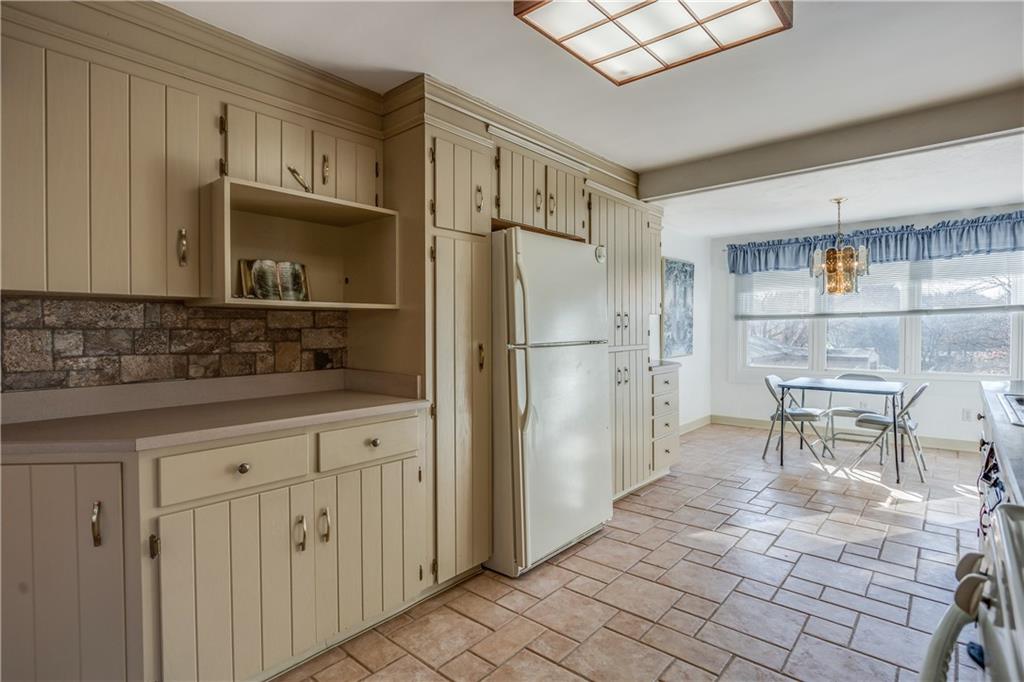 3810 Anderson Road Gibsonia, PA 15044 - Photo 7 of 22 Kitchen