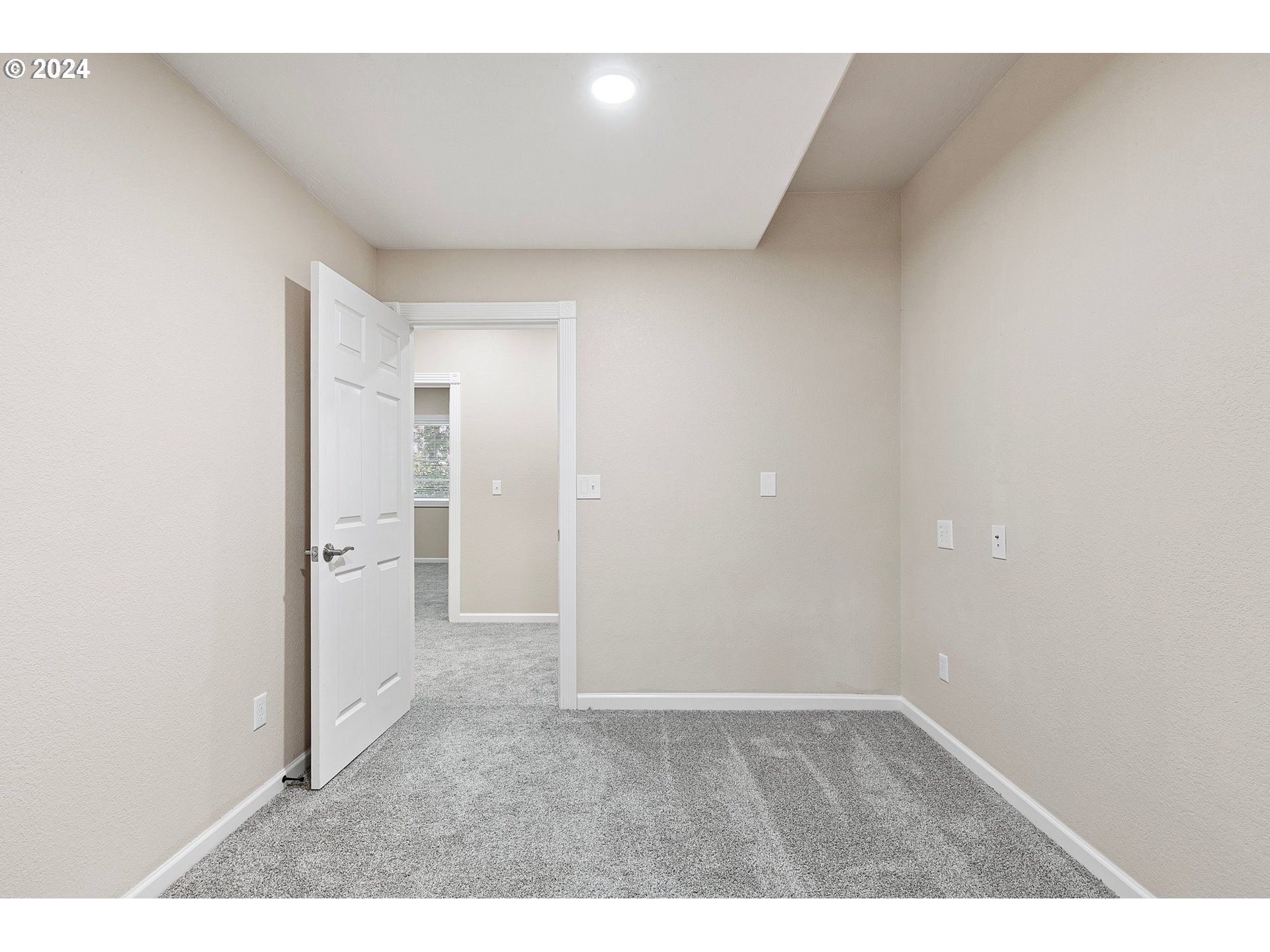 626 South 73rd Street Springfield, OR 97478 - Photo 29 of 46 a view of an empty room
