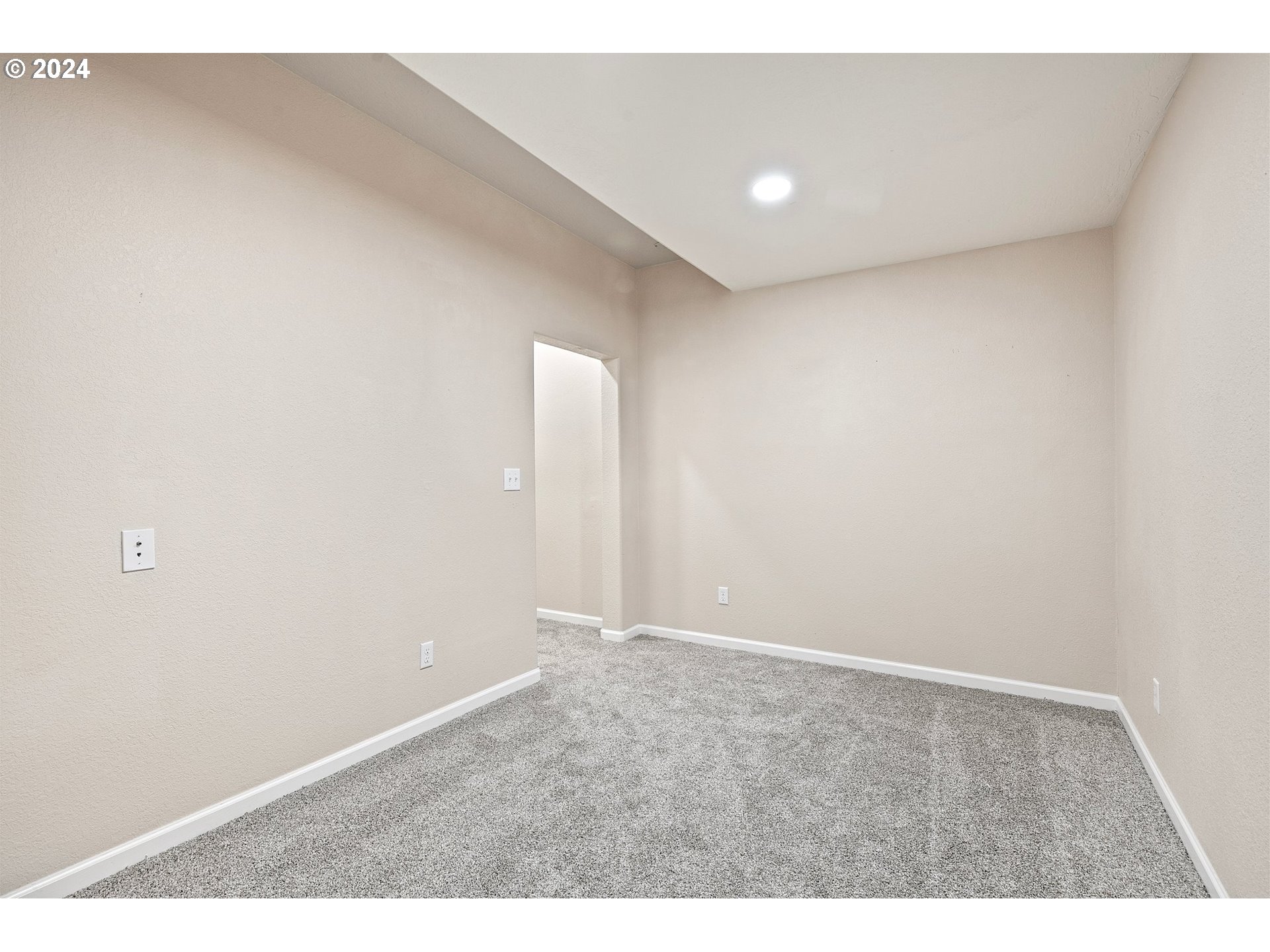 626 South 73rd Street Springfield, OR 97478 - Photo 30 of 46 a view of an empty room