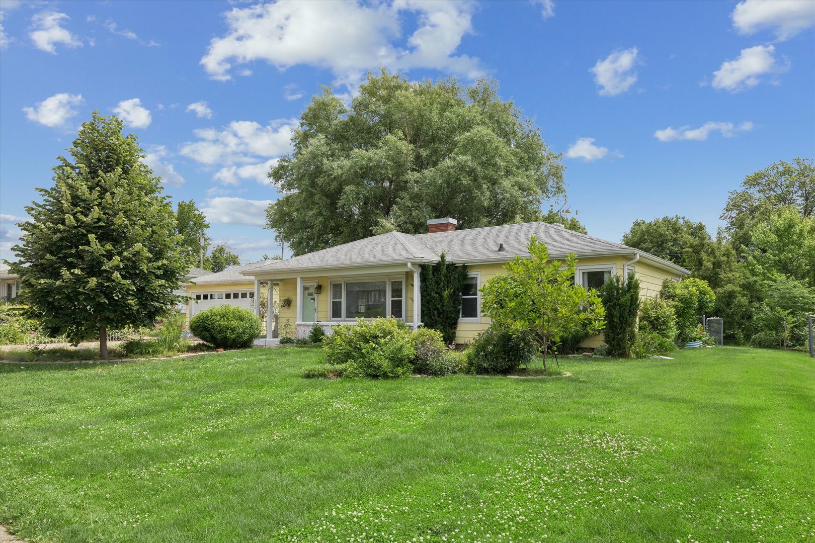 115 Lawrence Street Clinton, IA 52732 - Photo 4 of 25