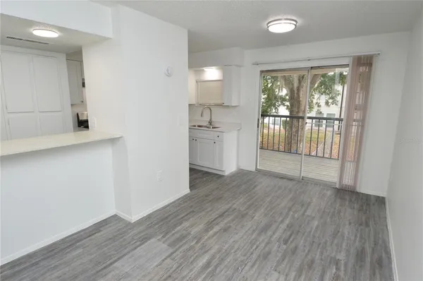 $1,569 | 5004 Castile Place, Unit 463, Tampa, FL 33617