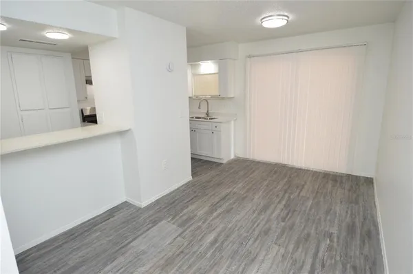 $1,569 | 5004 Castile Place, Unit 463, Tampa, FL 33617