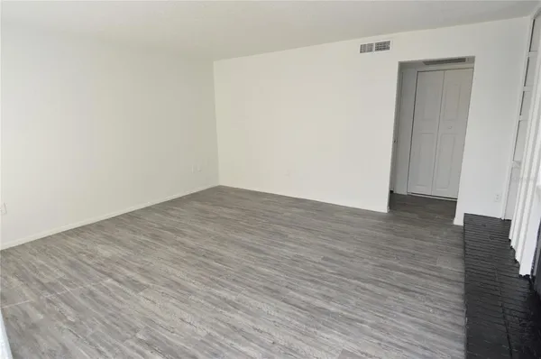 $1,569 | 5004 Castile Place, Unit 463, Tampa, FL 33617