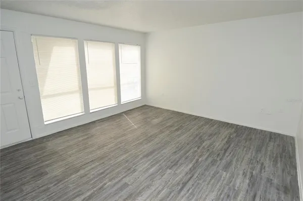 $1,569 | 5004 Castile Place, Unit 463, Tampa, FL 33617