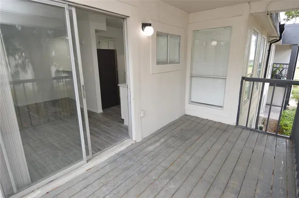 $1,569 | 5004 Castile Place, Unit 463, Tampa, FL 33617