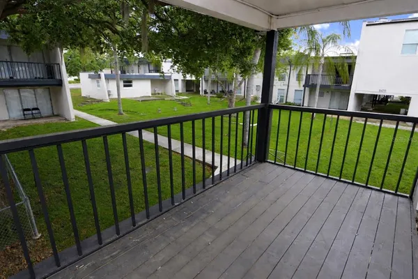 $1,569 | 5004 Castile Place, Unit 463, Tampa, FL 33617