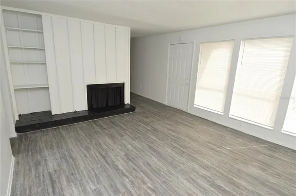 $1,569 | 5004 Castile Place, Unit 463, Tampa, FL 33617