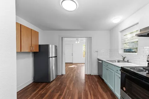 $1,850 | 204 Lessin Lane, Austin, TX 78704