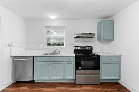 $1,850 | 204 Lessin Lane, Austin, TX 78704