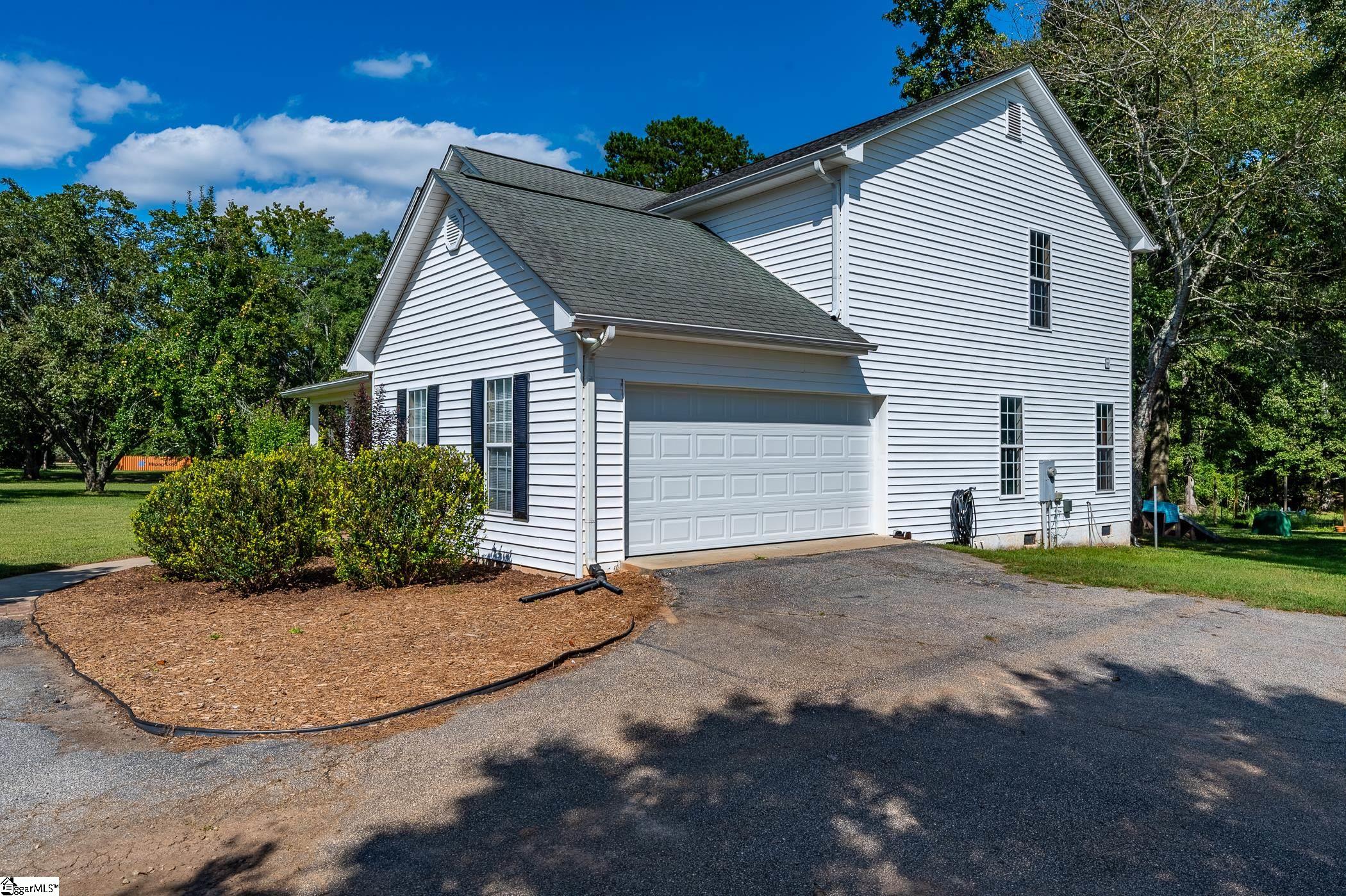 2219 Reedy Fork Road Pelzer, SC 29669 - Photo 4 of 39