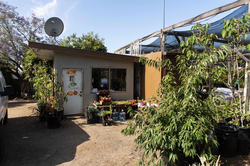 3129 Reche Road Fallbrook, CA 92028 - Photo 8 of 36