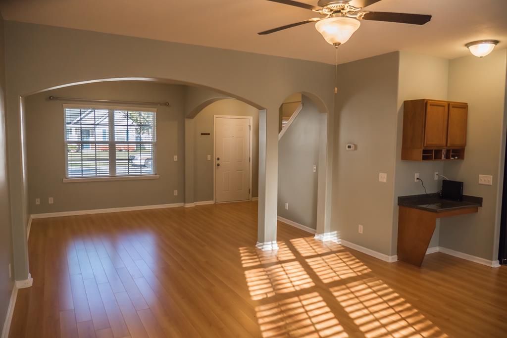 111 Covington Pointe Drive Brunswick, GA 31523 - Photo 4 of 29 Breakfast room looking back to living room.