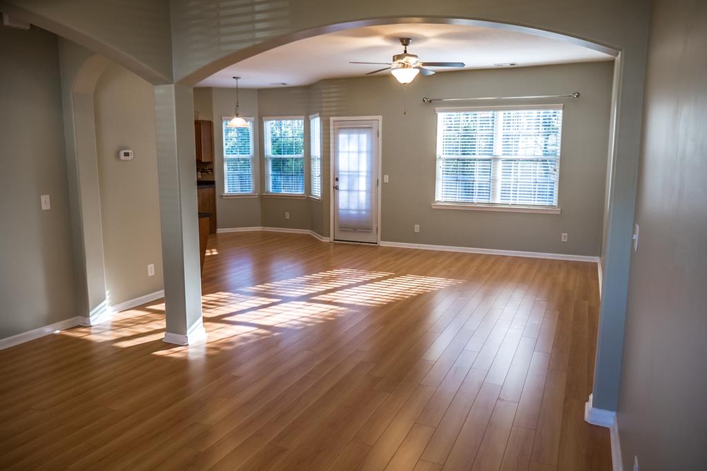 111 Covington Pointe Drive Brunswick, GA 31523 - Photo 5 of 29 Show open concepts and new flooring