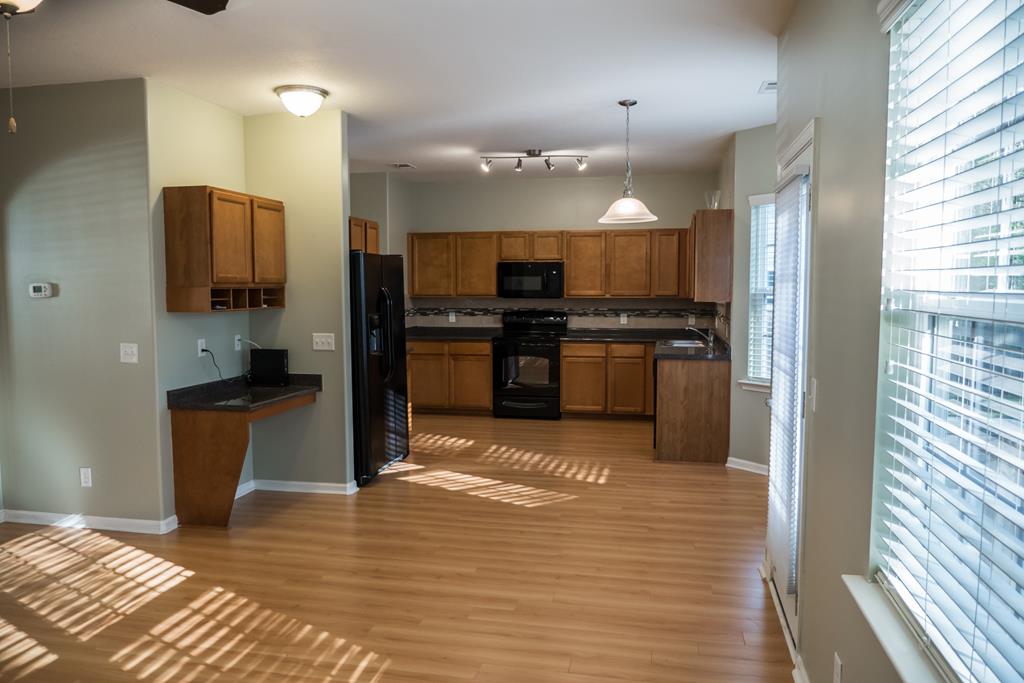 111 Covington Pointe Drive Brunswick, GA 31523 - Photo 10 of 29 Work station desk area in the hub of the home.